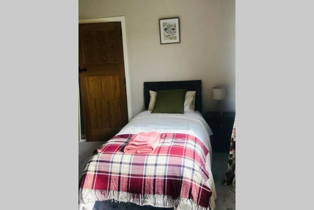 Eden Cottage Лисбърн Екстериор снимка